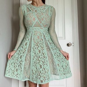 BCBG MAX AZRIA LACE DRESS